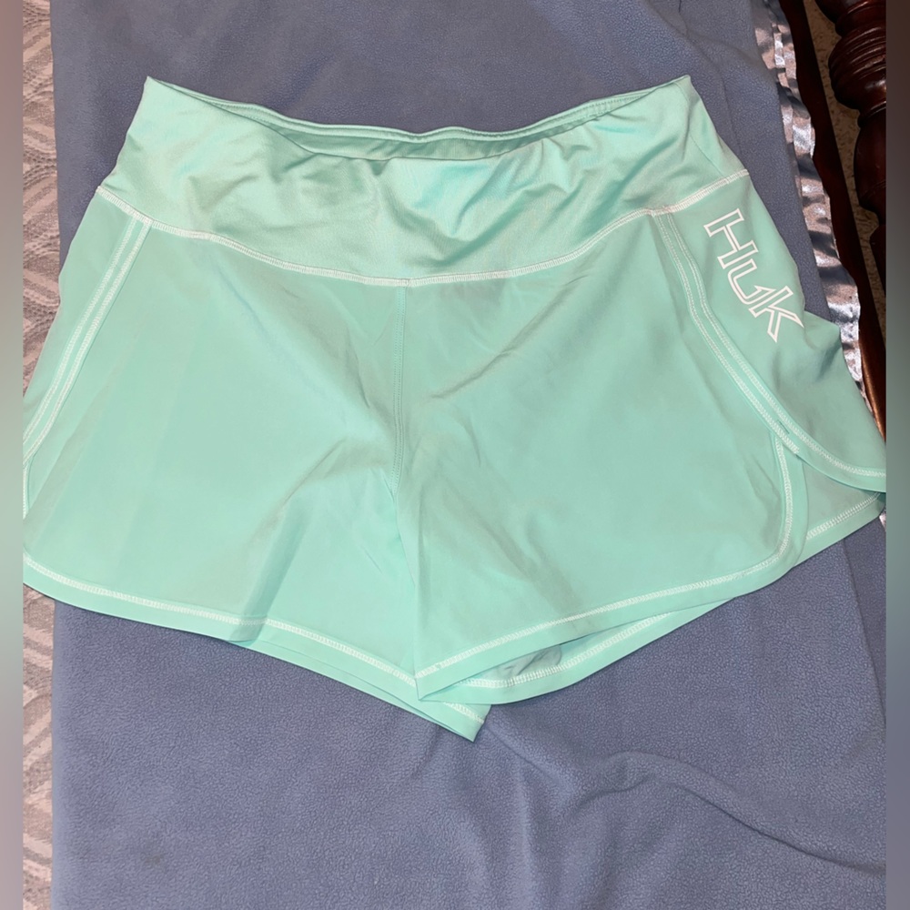 Huk women’s athletic shorts - sea foam green